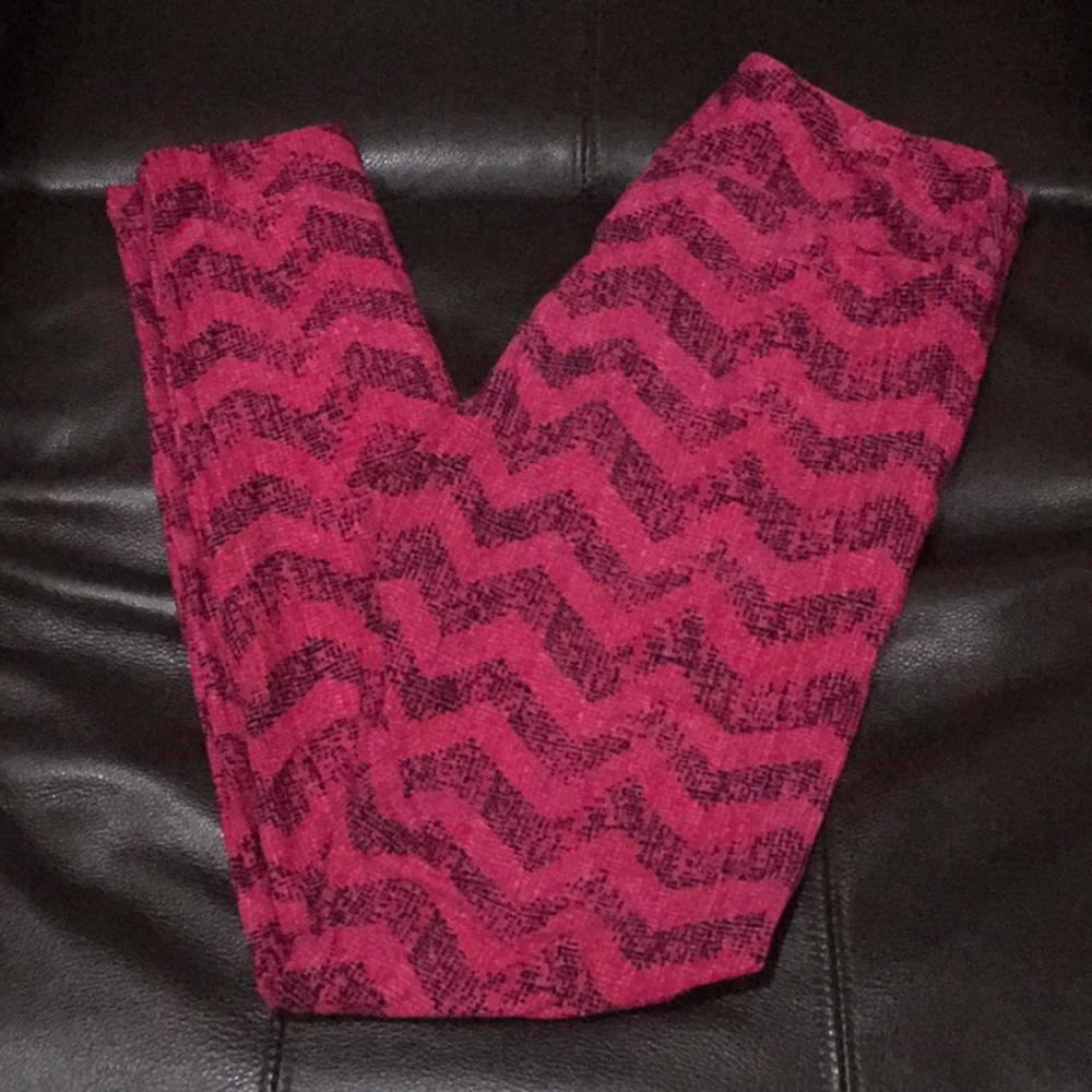 Lularoe OS pink and black zig zags